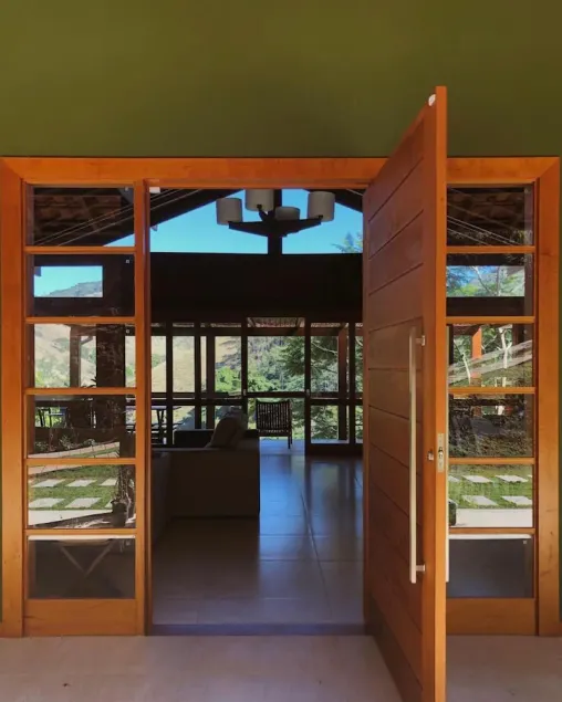 A mountain retreat with a wonderful view. - Image 1