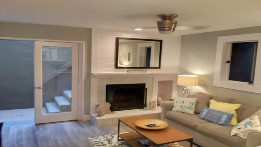 Adorable & Affordable! 1 BR! ~WiFi~ Walk to Beach & Shops - Image 1