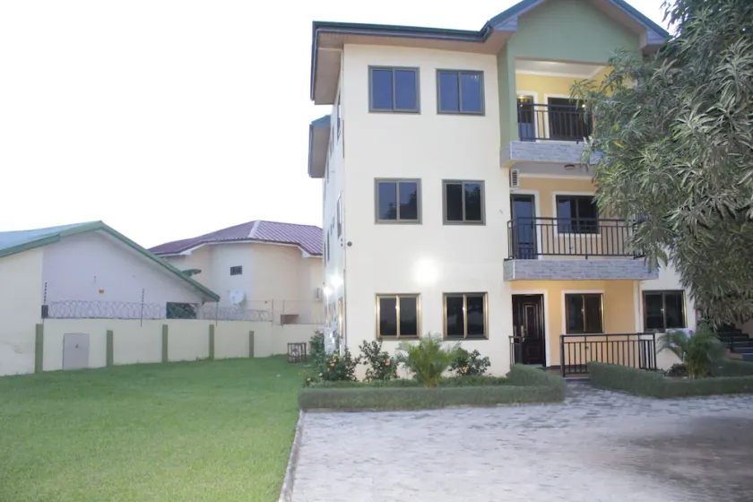 Luxury 2 and 3 Bedroom apartments in a quiet residential Suburb of Accra. - Image 1