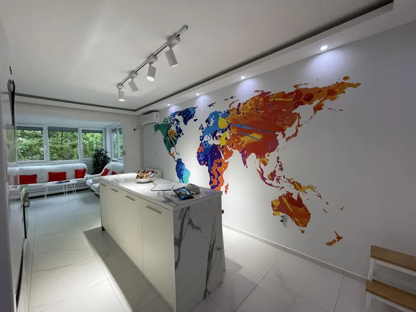 EVAs★WorldMap★Bright★Spacious 2BR/2BA/FreeParking - Image 1