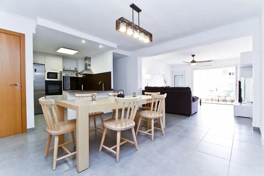 Voll ausgestattete Ferienwohnung mit Pool, Terrasse und Garten | Strand in der Nähe | Haustiere sind willkommen - Image 1