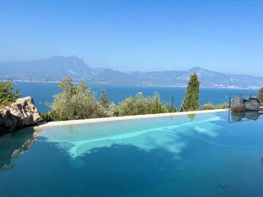 Apartment with Spettacular View in front of the Lake from the terrace - Image 1