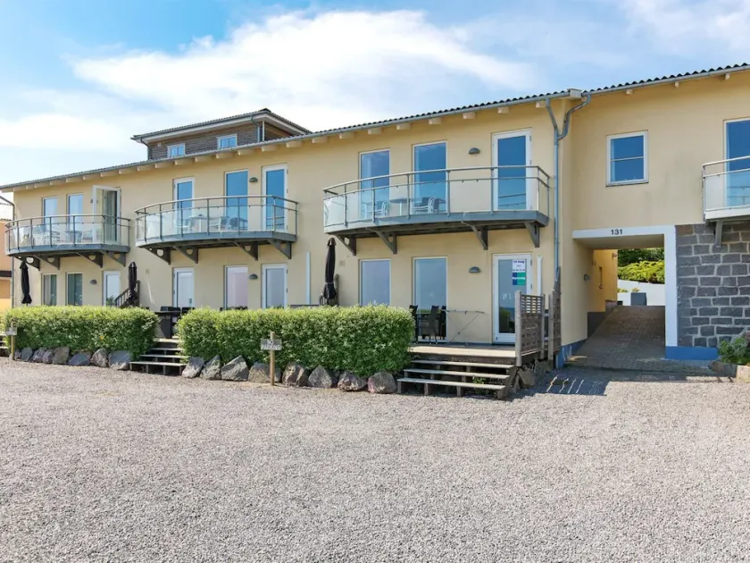 Apartment Gjuro - 50m from the sea by Interhome - Image 1