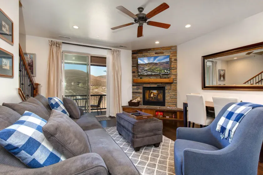 Moose Mgmt at Parks Edge 13322: Balcony w/ Grill-Pool-Hot Tub-TV-WiFi-Views - Image 1