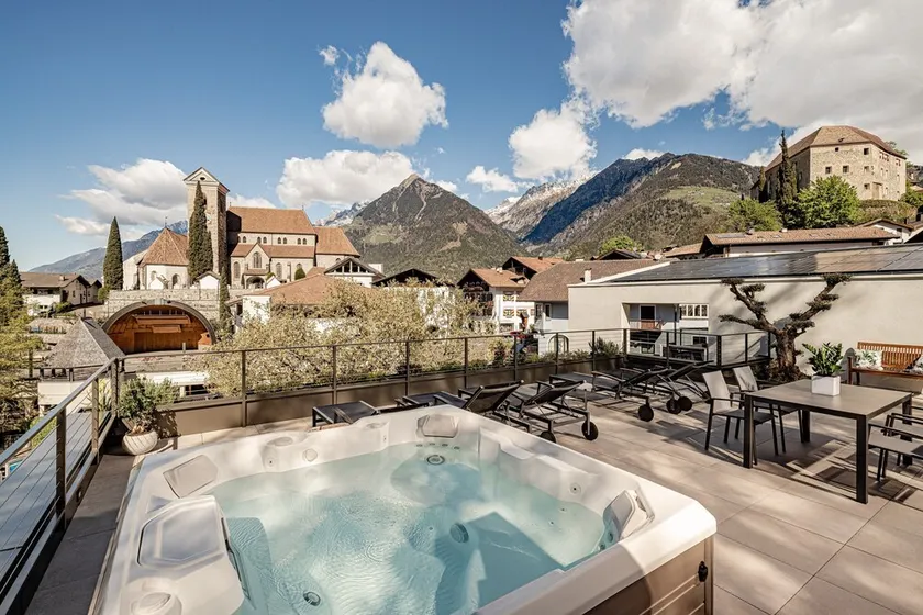 Chalet Apartment Stefan – Central Location with Mountain Views - Image 1