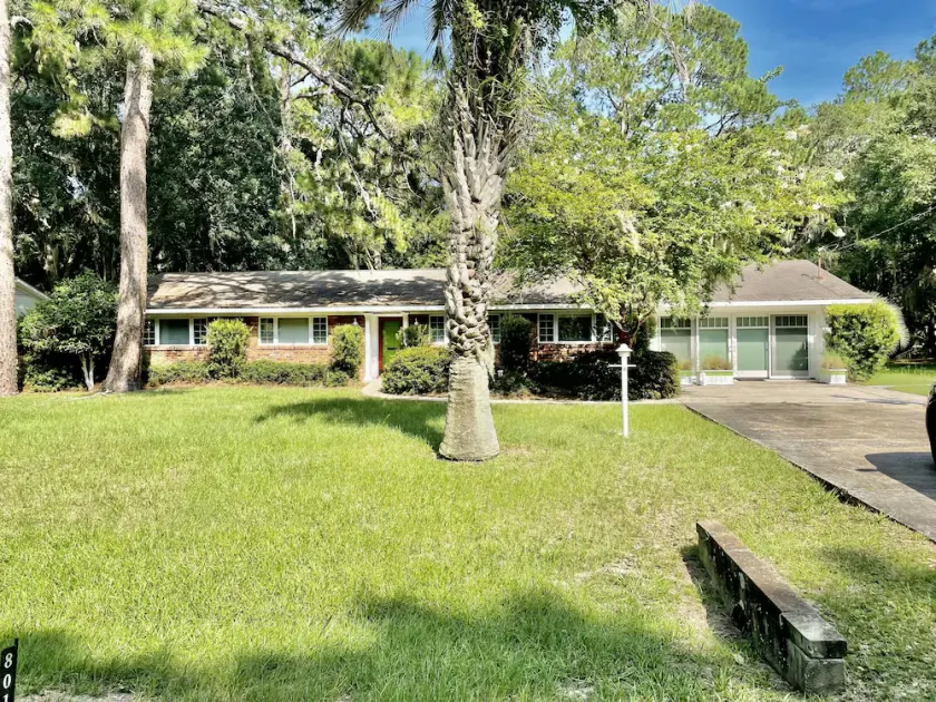 3 Bed 2 bath house sleeps 14,  mins from beach and pier. - Image 1