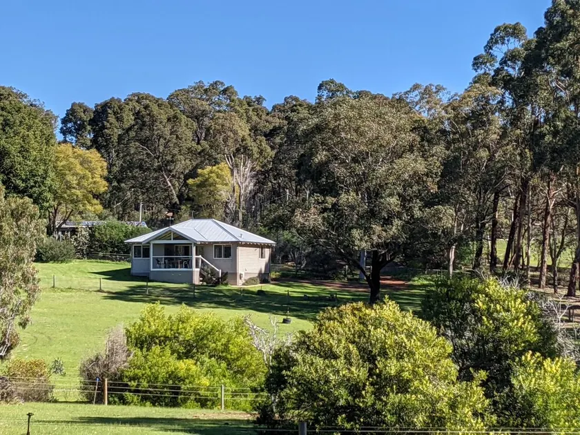 Hillborne Cottage Perth Hills - Image 1