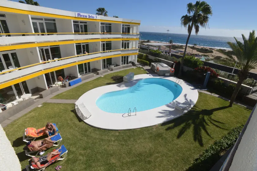 Apartamentos Arco Iris - Image 1
