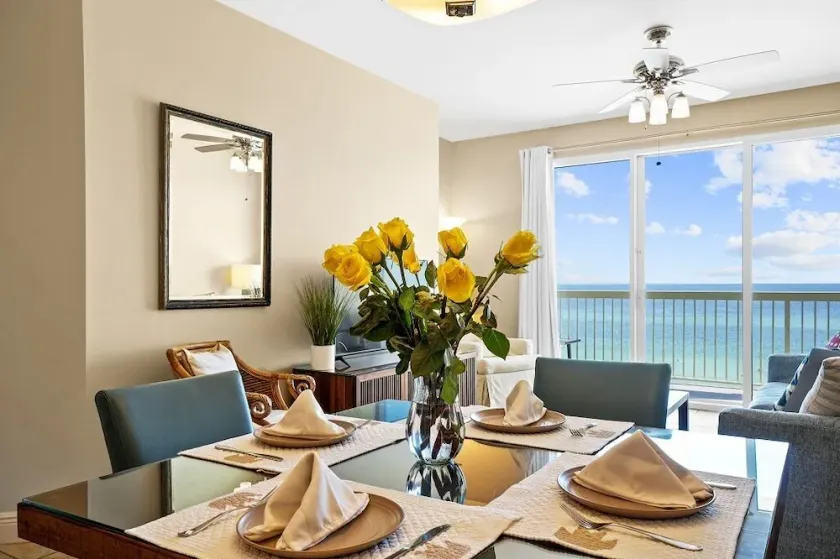 Front de mer - 4e étage 2BR / 2BA w / Bunkroom!  * SERVICE DE PLAGE GRATUIT * 8 personnes + WIFI - Image 1