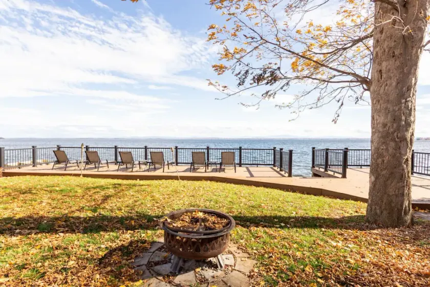 Lake Front Home in Plattsburgh - 4BR Sleeps 11! - Image 1