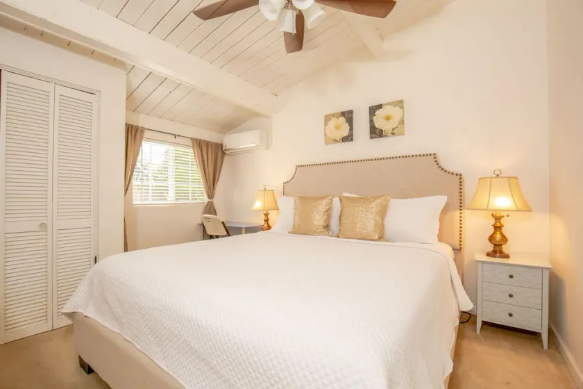 Beautiful 3 Bedroom 2 bath home with 3 Cal King size beds! - Image 1
