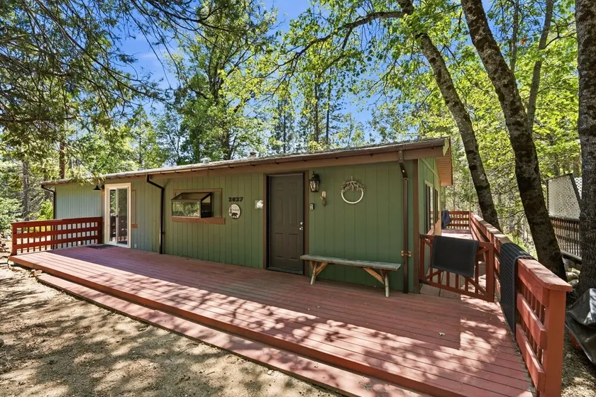 Yosemite Cabin - Image 1