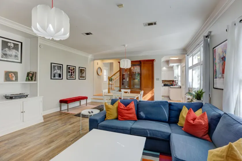 Spacious & Bright Cottage in Beautiful, Safe Midtown - 2 Miles from Beale Street - Image 1