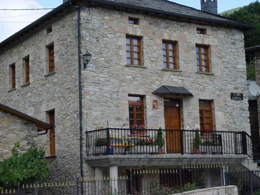 RURAL HOUSE CASADAPONTE - Image 1