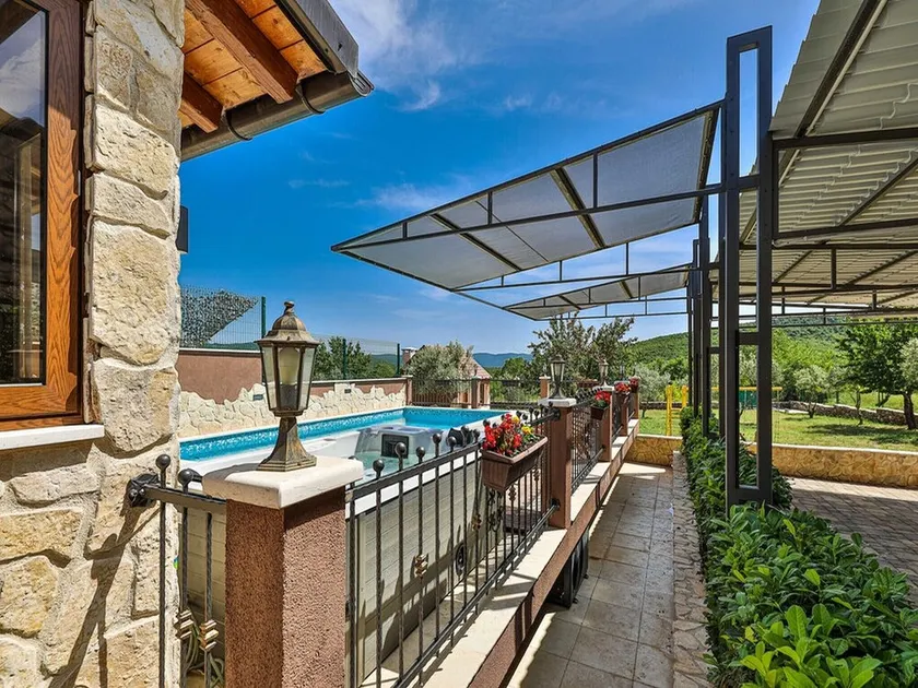 Villa Antonio - Five Bedroom Villa with Swimming Pool - Image 1