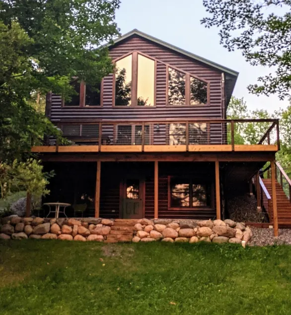 Cozy Lakeside Retreat with Stunning Sunset View!  - Image 1