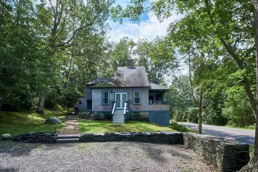 Recently Renovated Home Minutes from Ocean Point - Image 1