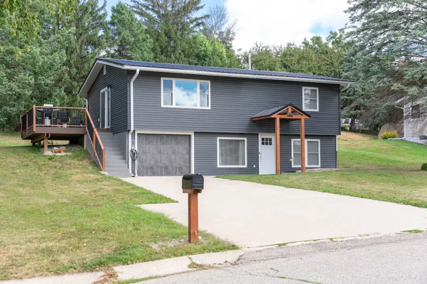 House near Trout Run Trail w/EV charger - Image 1
