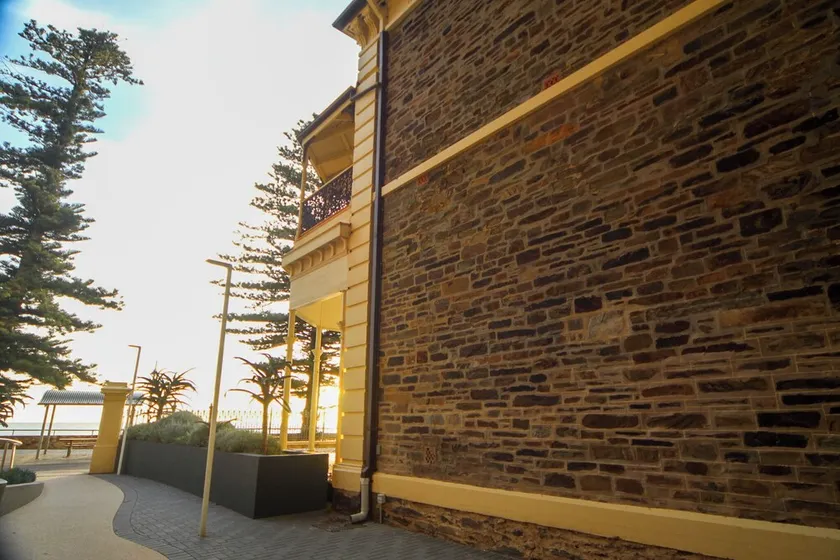 Adelaide's Seaside Location - Glenelg Beach: Seafield Apartment No. 6, Upstairs - Image 1