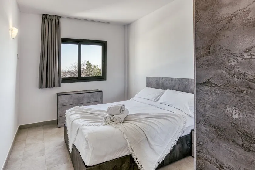 Apartment \"Giuliano Superior\" with Balcony & Wi-Fi - Image 1