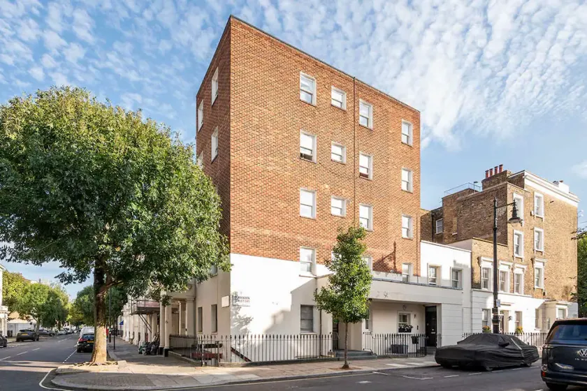 Compact apartment in central London - Image 1