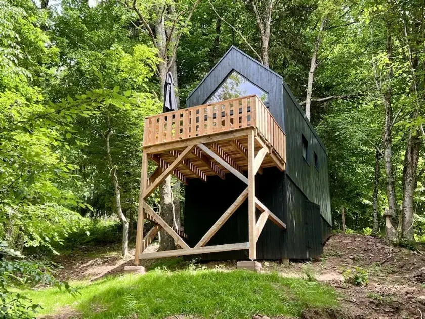 Z3 Lodge - Habitat Contemporain Dans un Écrin de Verdure - Image 1