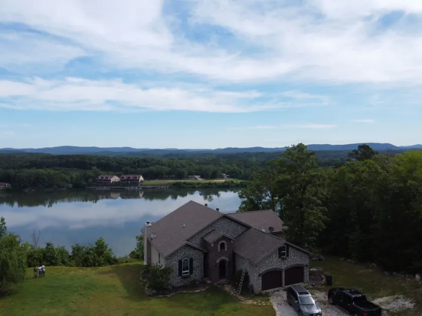 LAKE FRONT -LAKE HAMILTON - 4 Acres - Image 1