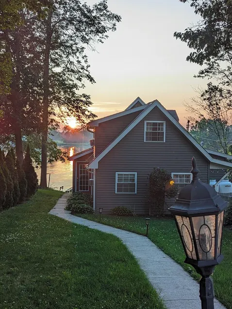 Lakeside Grove - A True North Vacation Home - Image 1