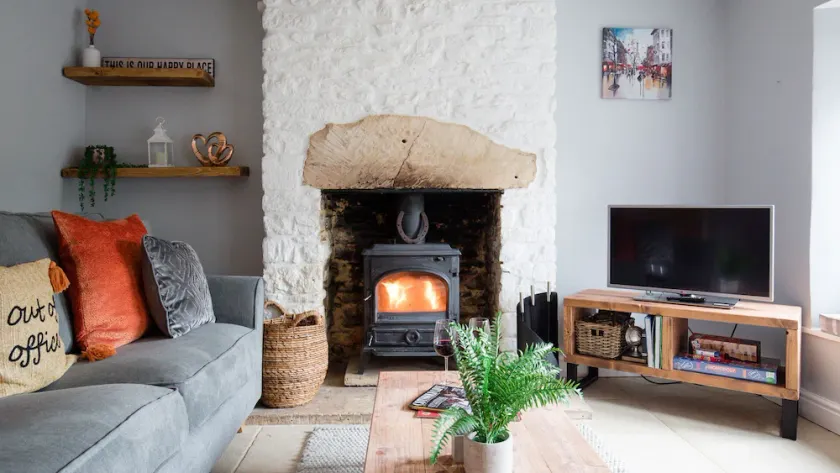 Hillside Cottage - Image 1