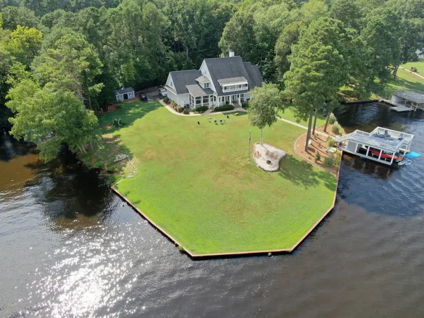 Five Pines Retreat  Lake Gaston SPECTACULAR  WATERFRONT - Image 1