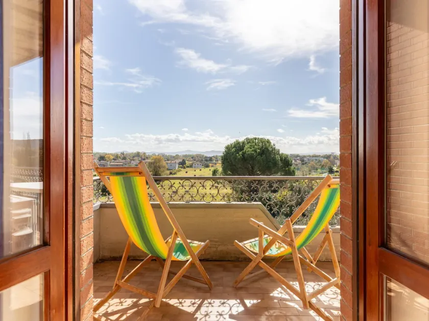 Elegant Apartment With Swimming Pool and gym on Lake Trasimeno - Image 1