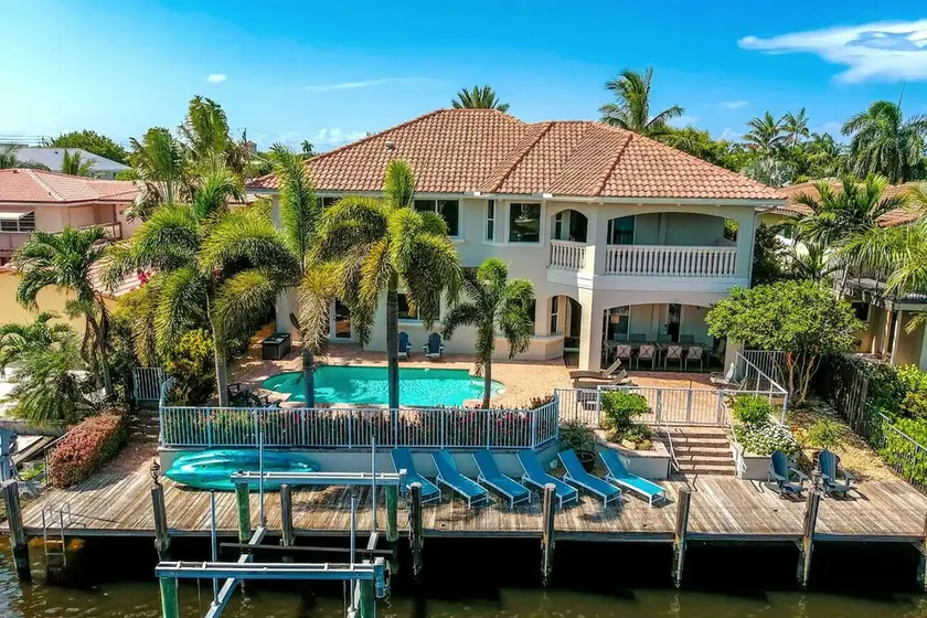 7bdr Spa+Heated pool. Waterfront Mansion 6 m beach - Image 1