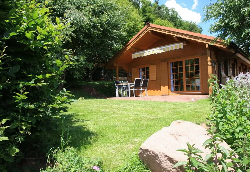 Höllenberghütte em Lug, com sauna no jardim, casa de férias na Floresta Palatinado - Image 1