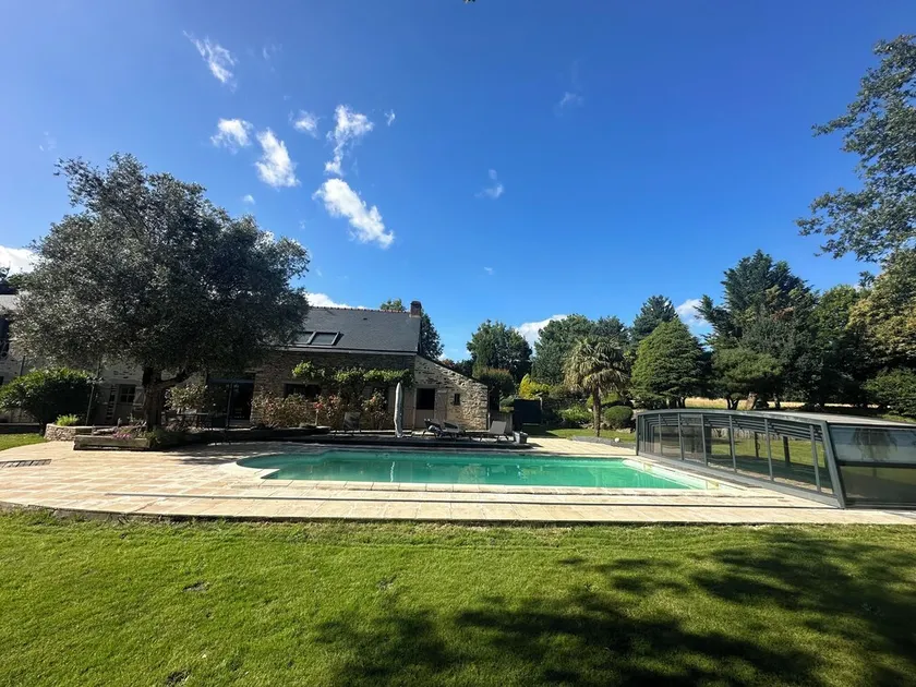 Charming accommodation with swimming pool and garden. - Image 1