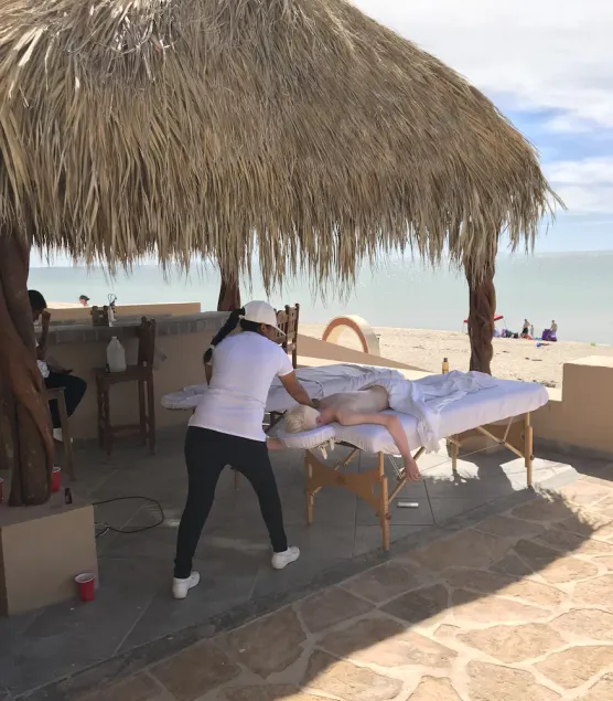 ALL 4 Master Bedrooms Are Beachfront with King Beds, Remodeled in 2021 - Image 1