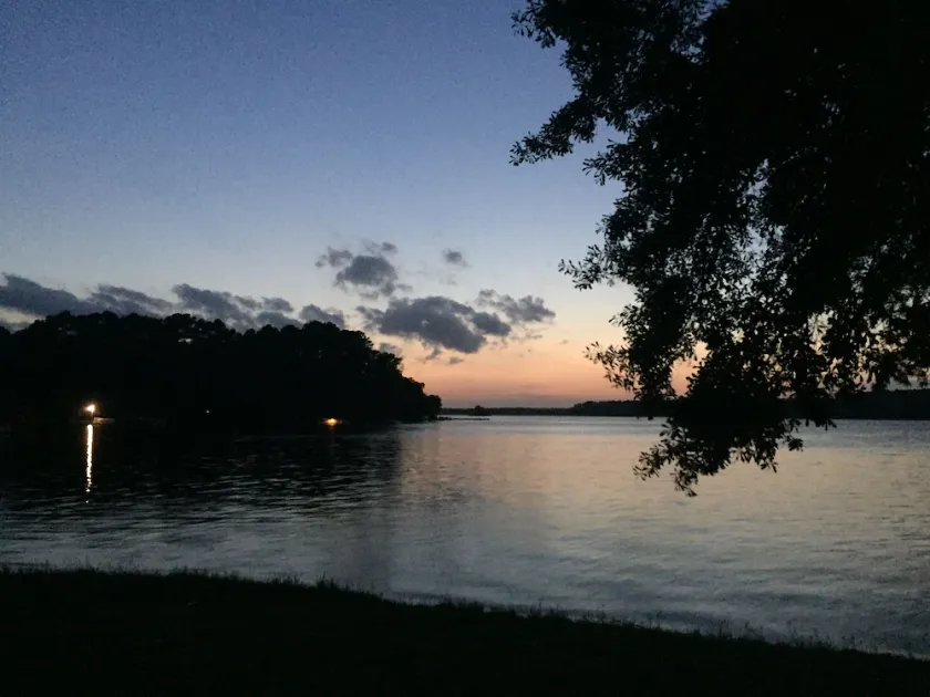 Lake house on Toledo Bend Reservoir  - Image 1