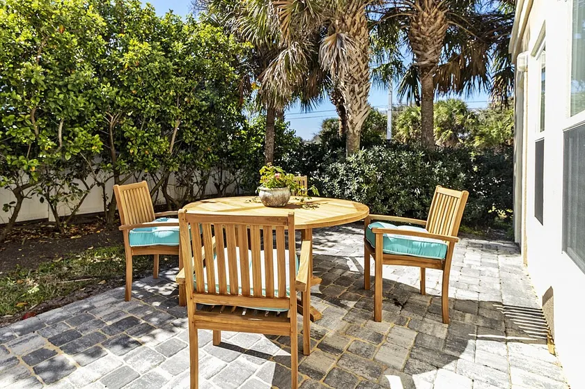 Private 1st Floor Apartment - Steps from the Beach - Pet Friendly - Image 1