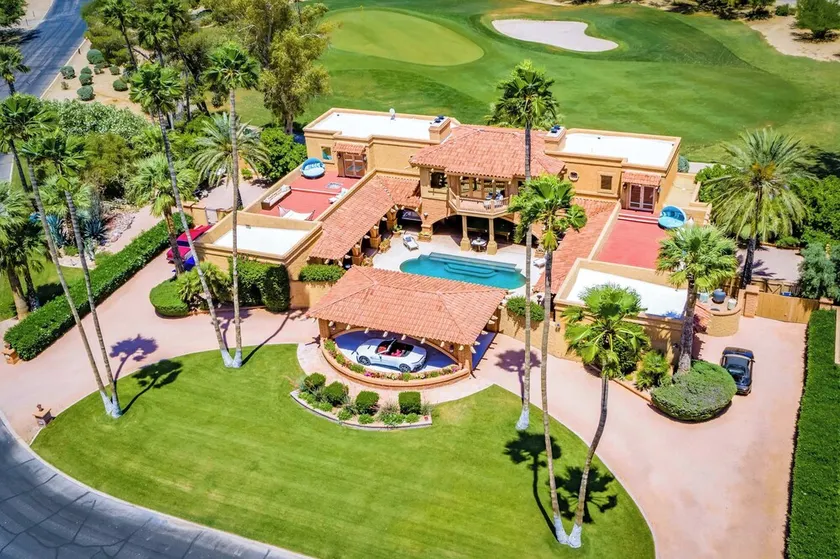 Award-Winning Ritz Carlton Golf Green Estate|Sauna|Interior Pool|Jacuzzi|Gym|Mountain Views - Image 1