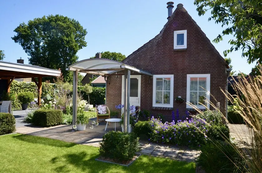 SCHOORL: Jolie petite maison de vacances avec un beau jardin et une véranda couverte. - Image 1