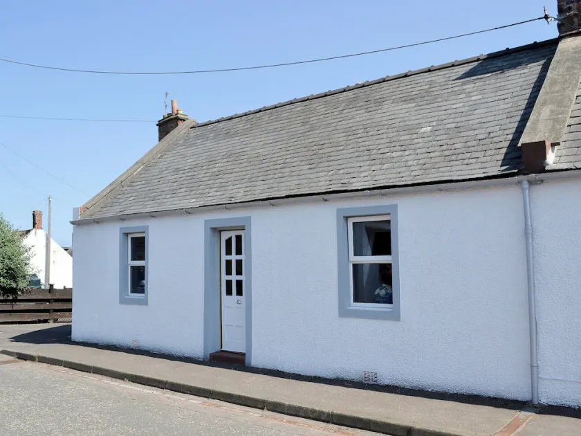 2 bedroom accommodation in Auchmithie, near Arbroath - Image 1