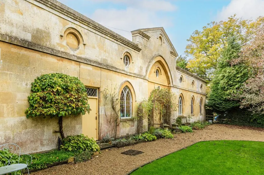 Artisan Hall: 4BD Stunning Grandeur in Cotswolds - Image 1