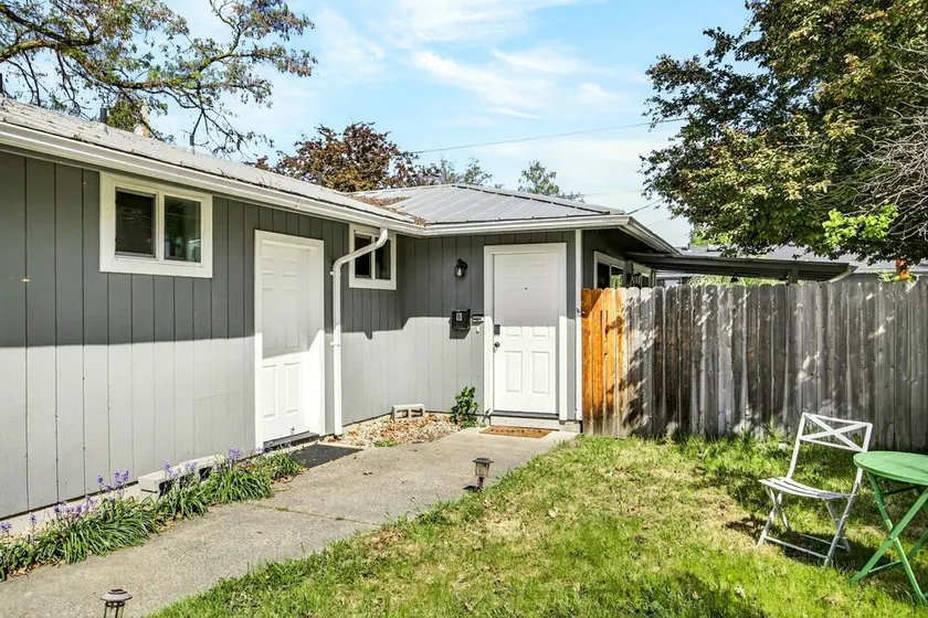 Basecamp GP- Private Unit in Quiet Duplex Near Downtown - Image 1