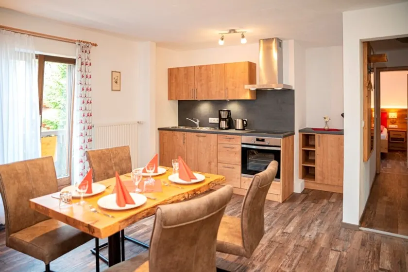 Apartment for 1-2 people, separate bedroom, shower / toilet, balcony, 40 sqm - Image 1