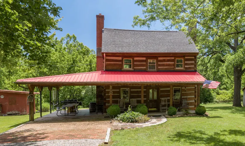 Country Cabin with Creek Frontage, High Speed Internet, and Electric Car Charger - Image 1