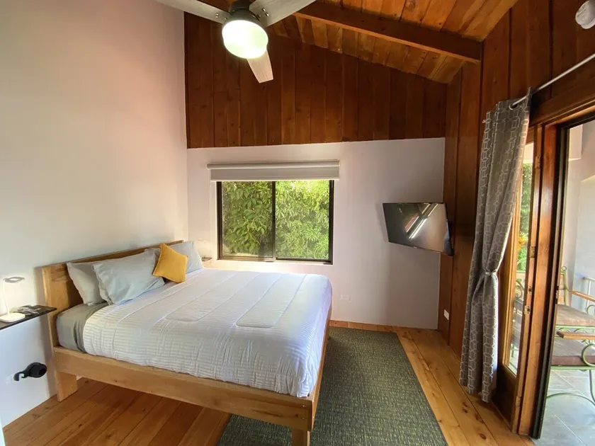 City view for a cozy Bedroom for Two - Image 1