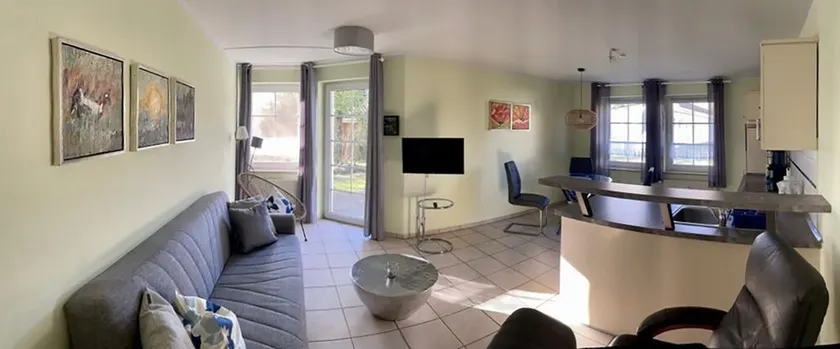 Comfortable apartment for 2 people + a toddler, pets allowed, Wi-Fi, near a dog-friendly beach, parking - Image 1
