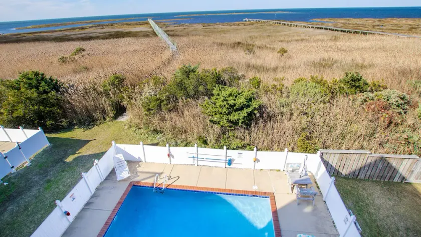 Soundfront, Shared Dock and Pier, Elevator, Private Pool, Hot Tub - Image 1