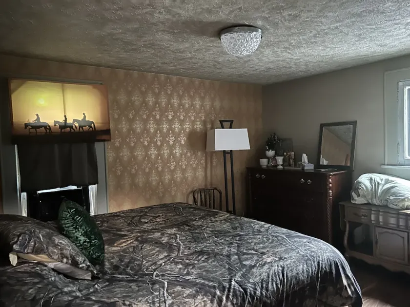 Cuyahoga River 2nd floor unit - Image 1