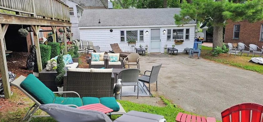 Newly Updated Cozy Home ~ Located Downtown, UVM, Hospital Includes 8 Bikes! - Image 1