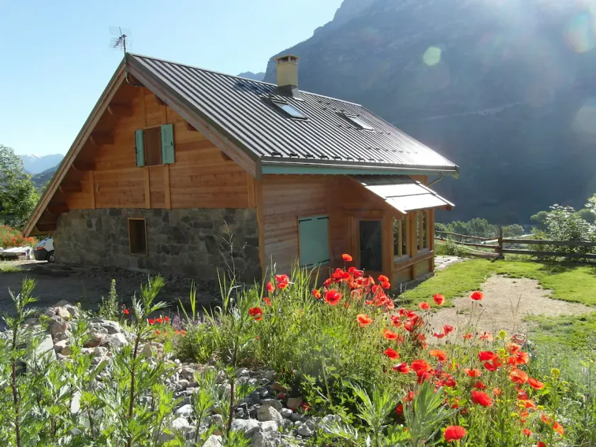 Relaxing vacations with exceptional mountain views - Image 1